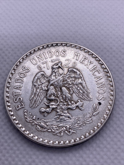1933 MEXICO UN PESO CAP & RAYS SILVER COIN