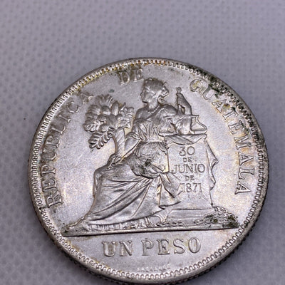 1895 Guatemala 1 Peso Large Silver Coin