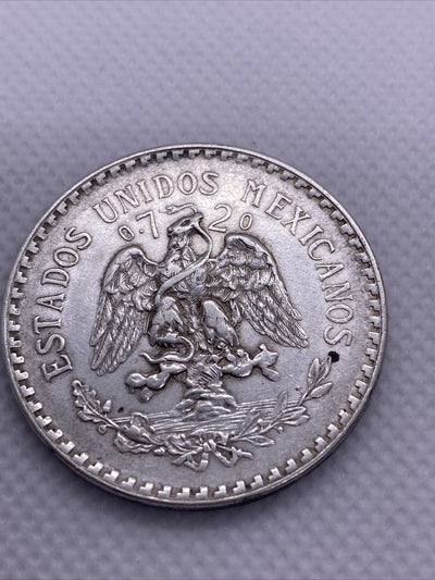 1933 MEXICO UN PESO CAP & RAYS SILVER COIN
