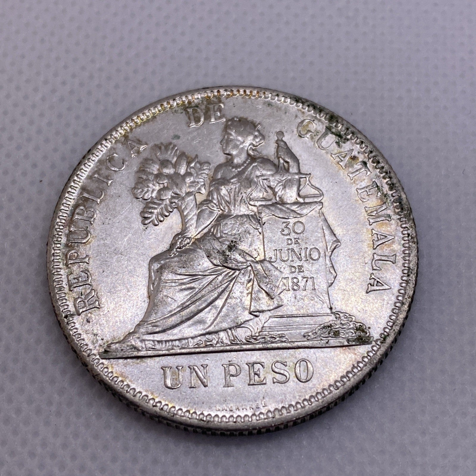 1895 Guatemala 1 Peso Large Silver Coin