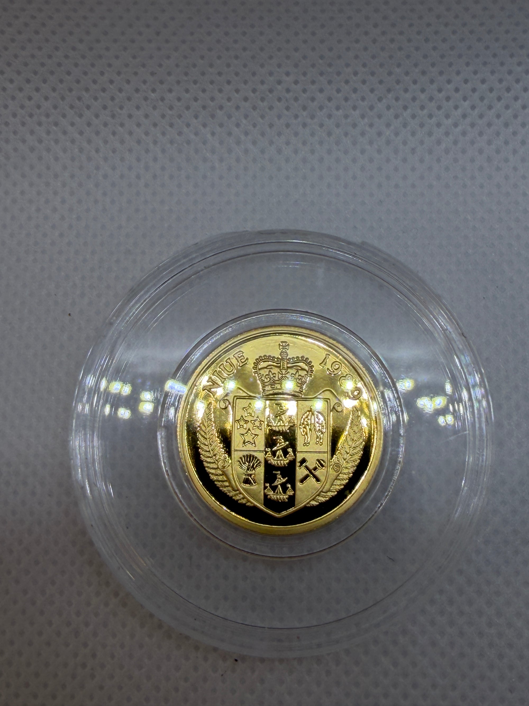 1989 Niue $200 General Douglas MacArthur Gold Coin – Proof Commemorative